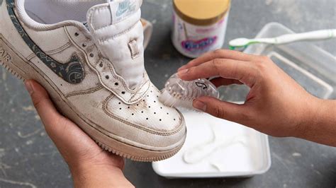 how to clean air force 1s.